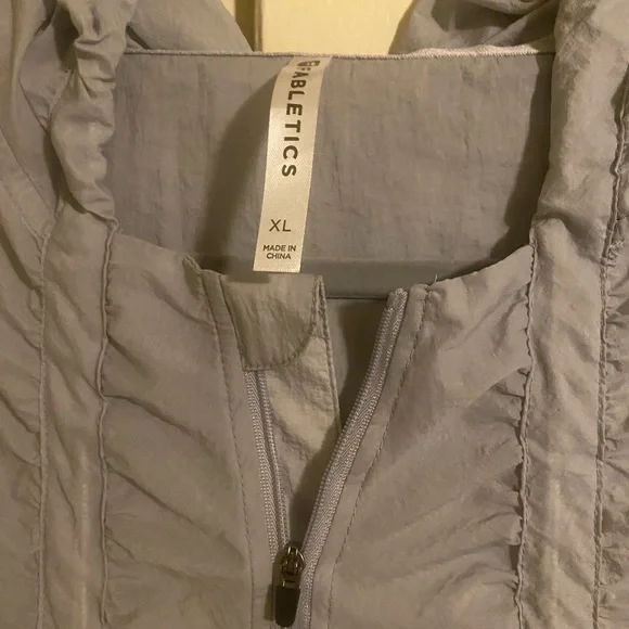 NWOT FABLETICS Donovan ruched light cover up windbreaker perfect after workout! - Picture 8 of 11